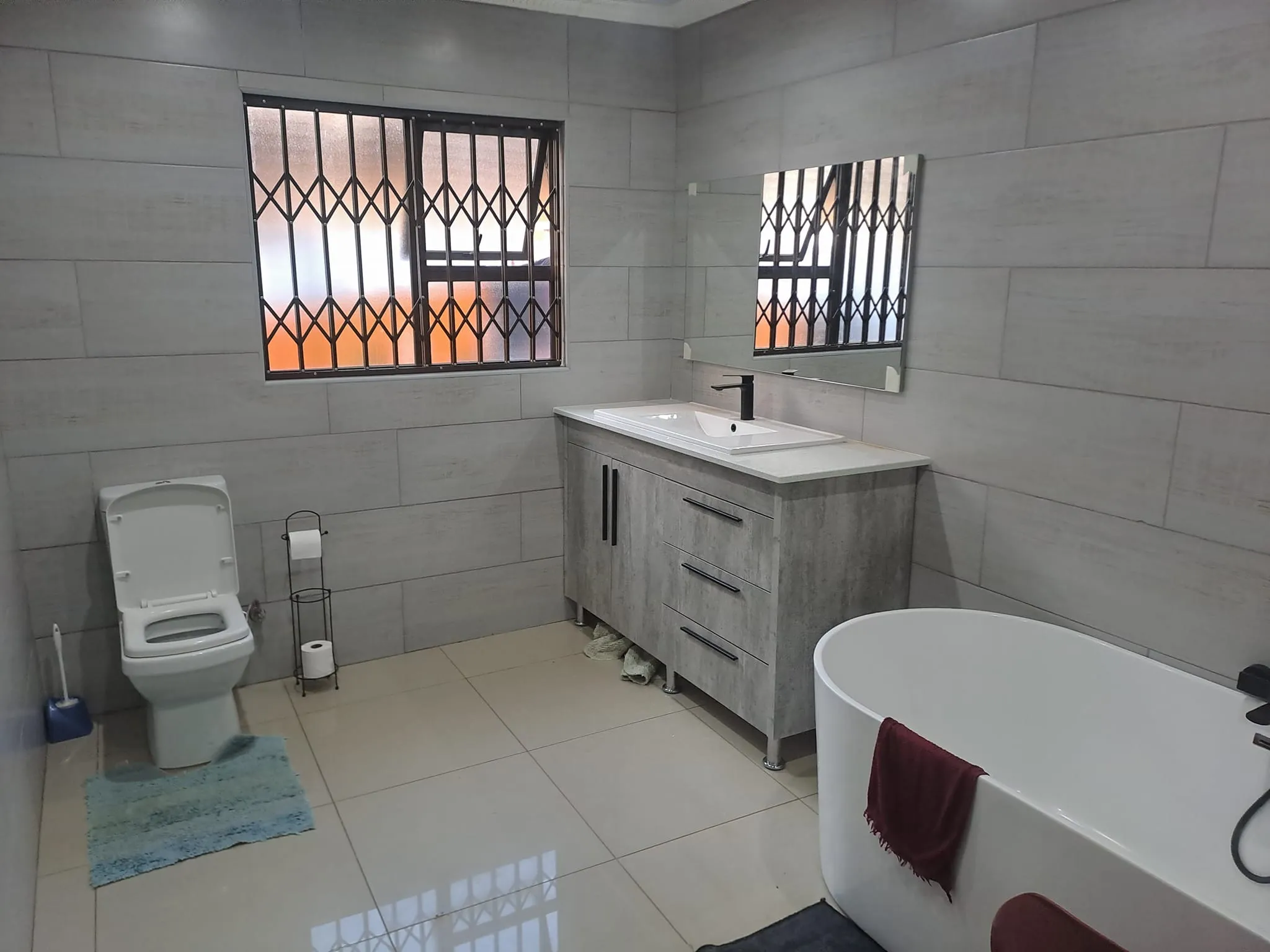 Aluminum Doors and Windows